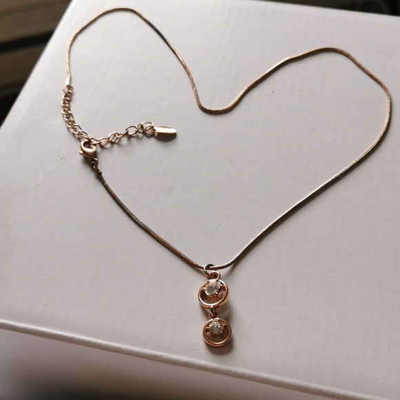 Vintage style cute shiny gold color necklace - Picture 5 of 7